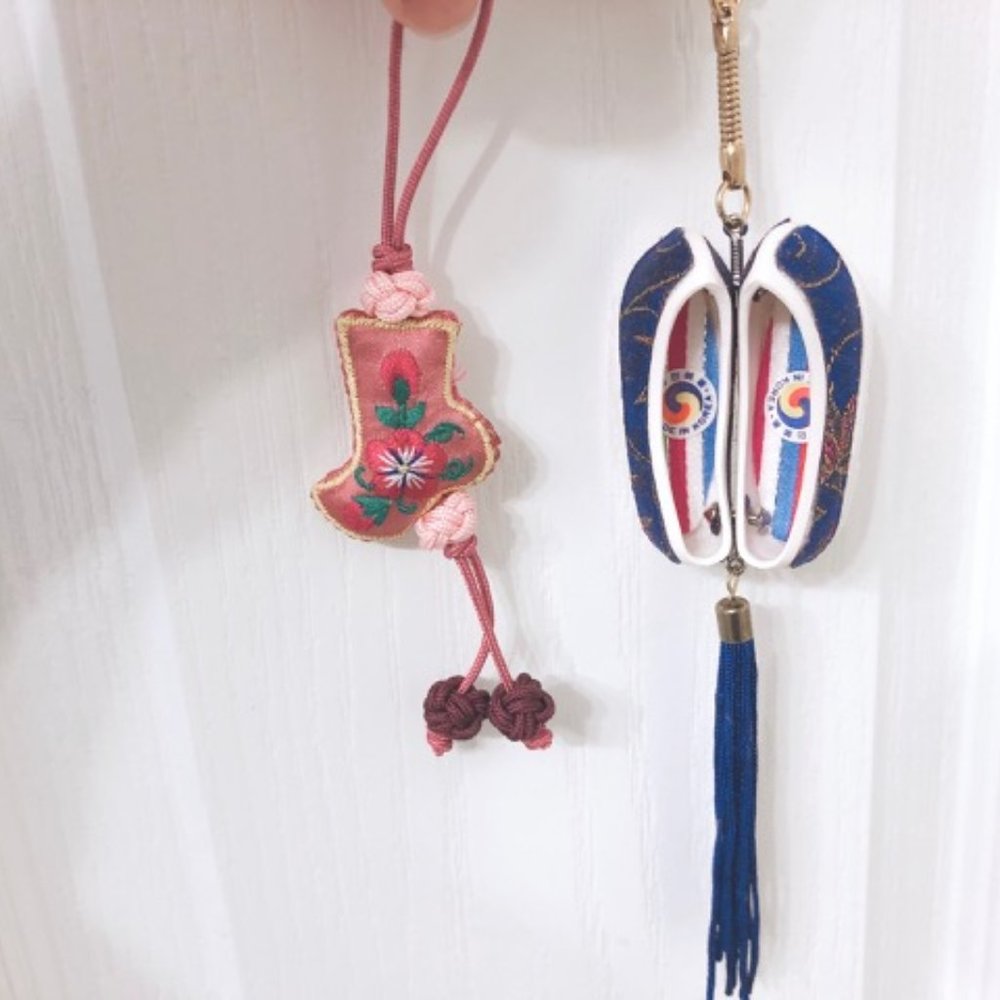 NEW Cute Korean Souvenir Keychains